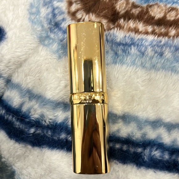L'Oreal | Makeup | Loreal Colour Riche Lipstick | Poshmark